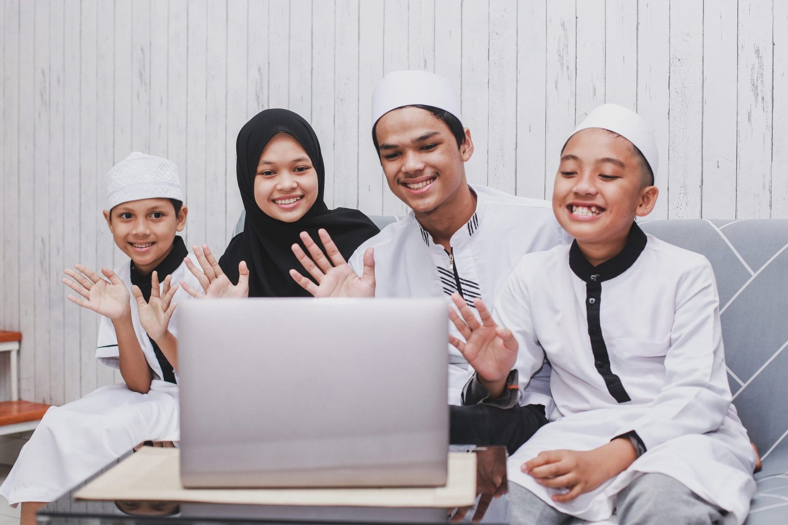 muslim family say hi during video conference call 2025 01 27 11 01 15 utc 1 scaled